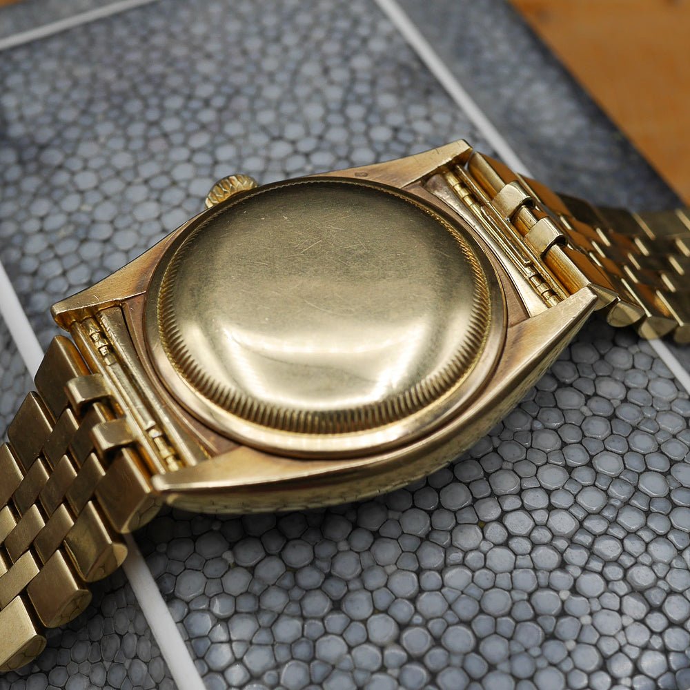 Rolex Oyster Perpetual Date Ref: 6075 in Yellow gold. Circa: 1950.