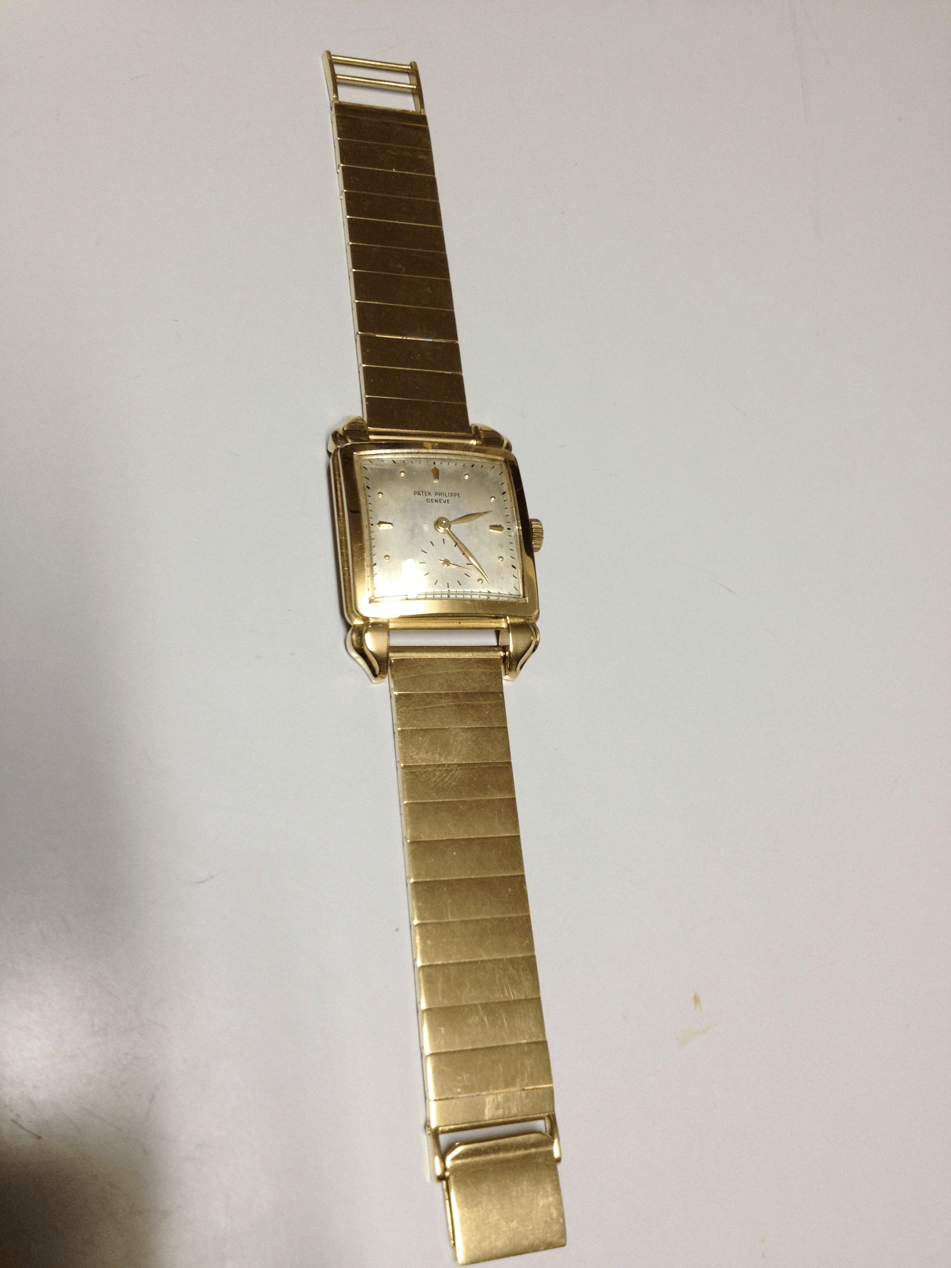 Patek Philippe Retro watch Ref: 2424 in Pink gold. Circa: 1950.