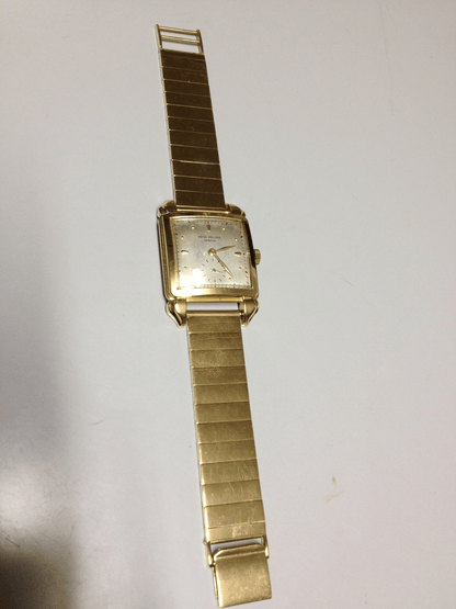 Patek Philippe Retro watch Ref: 2424 in Pink gold. Circa: 1950.