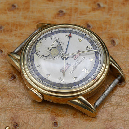 Vacheron & Constantin Triple Calendar with Moon Phases in Yellow gold. Circa: 1952.