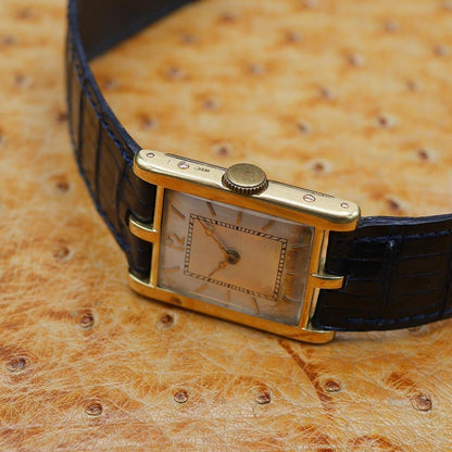 Cartier Tank in Yellow gold. Circa: 1950.