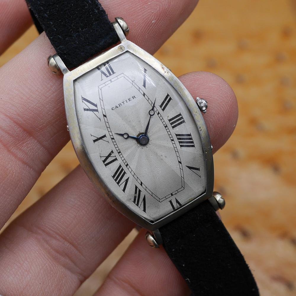 Cartier Tonneau in Yellow and White gold. Circa: 1915.