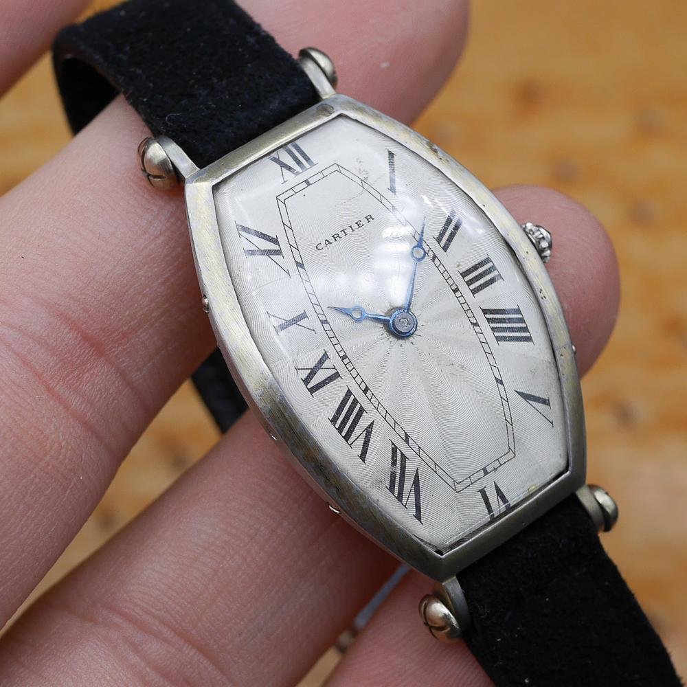 Cartier Tonneau in Yellow and White gold. Circa: 1915.