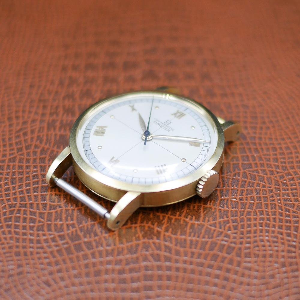 Omega Ref: OT2365 in Yellow gold. Circa:1946.