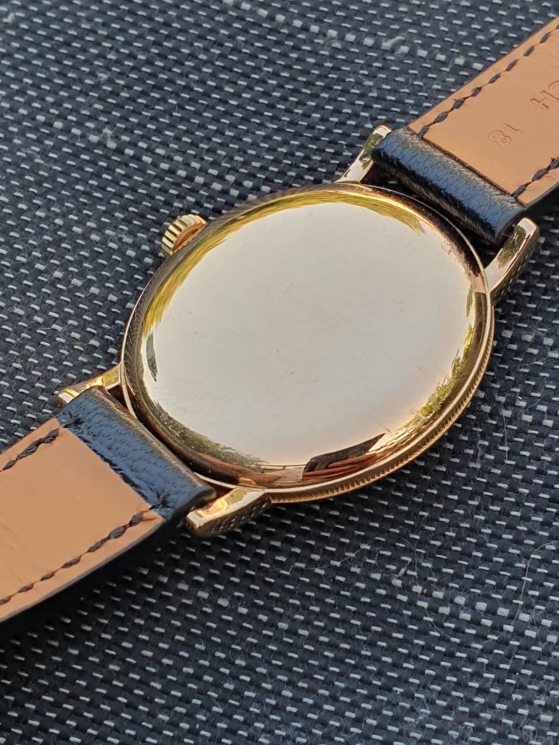 Extremely rare Patek Philippe Calatrava Empire Ref. 2511 in 18k pink gold, 36.5mm, from 1954 – vintage Swiss luxury watch with Extract from the Archives.