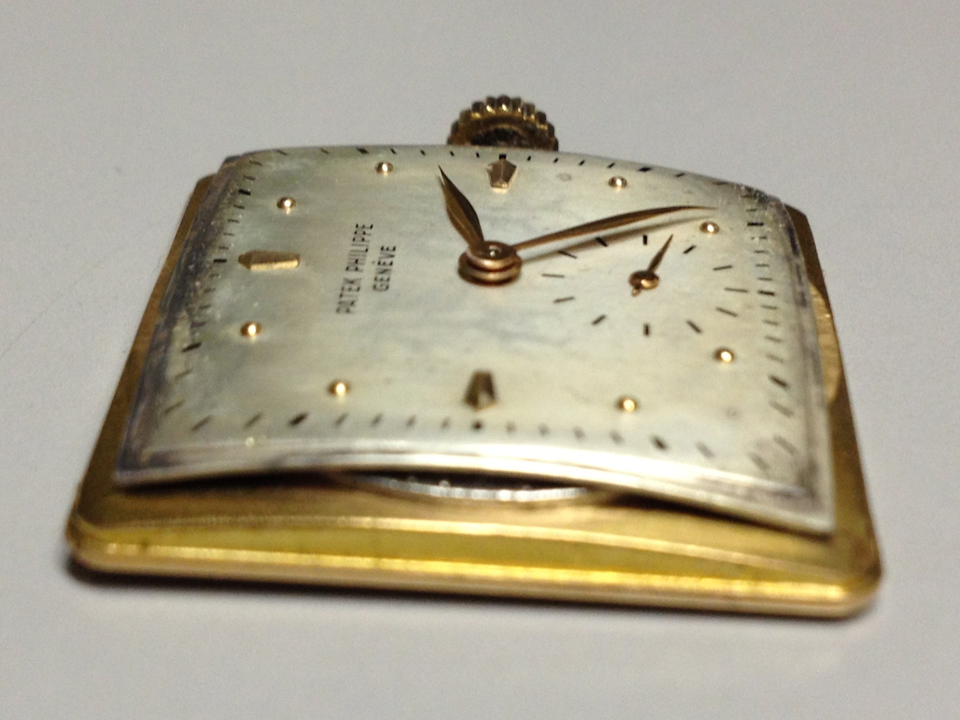 Patek Philippe Retro watch Ref: 2424 in Pink gold. Circa: 1950.